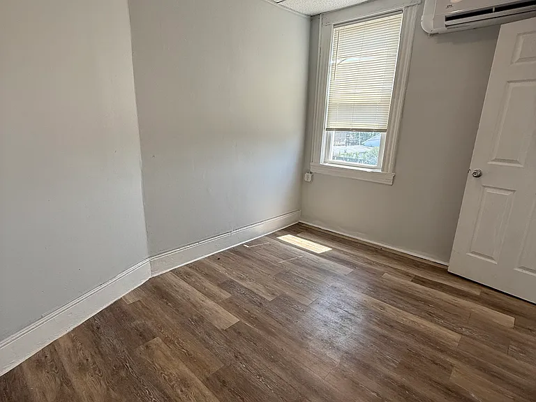 240 Paterson Ave #5 — Photo 11