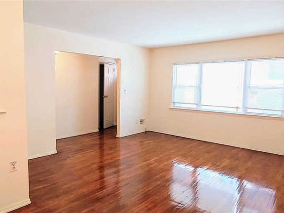 4th image of 23-15 126th St #23-15