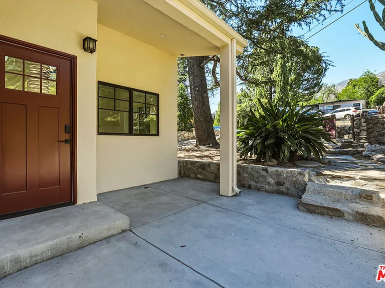 2912 Frances Ave — Photo 3