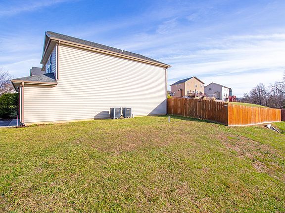 3rd image of 5 Lorena Ln