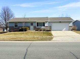 826 41st Ave NW, Rochester, MN 55901