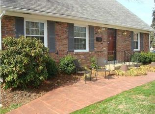2500 Charles Ct, Louisville, KY 40218