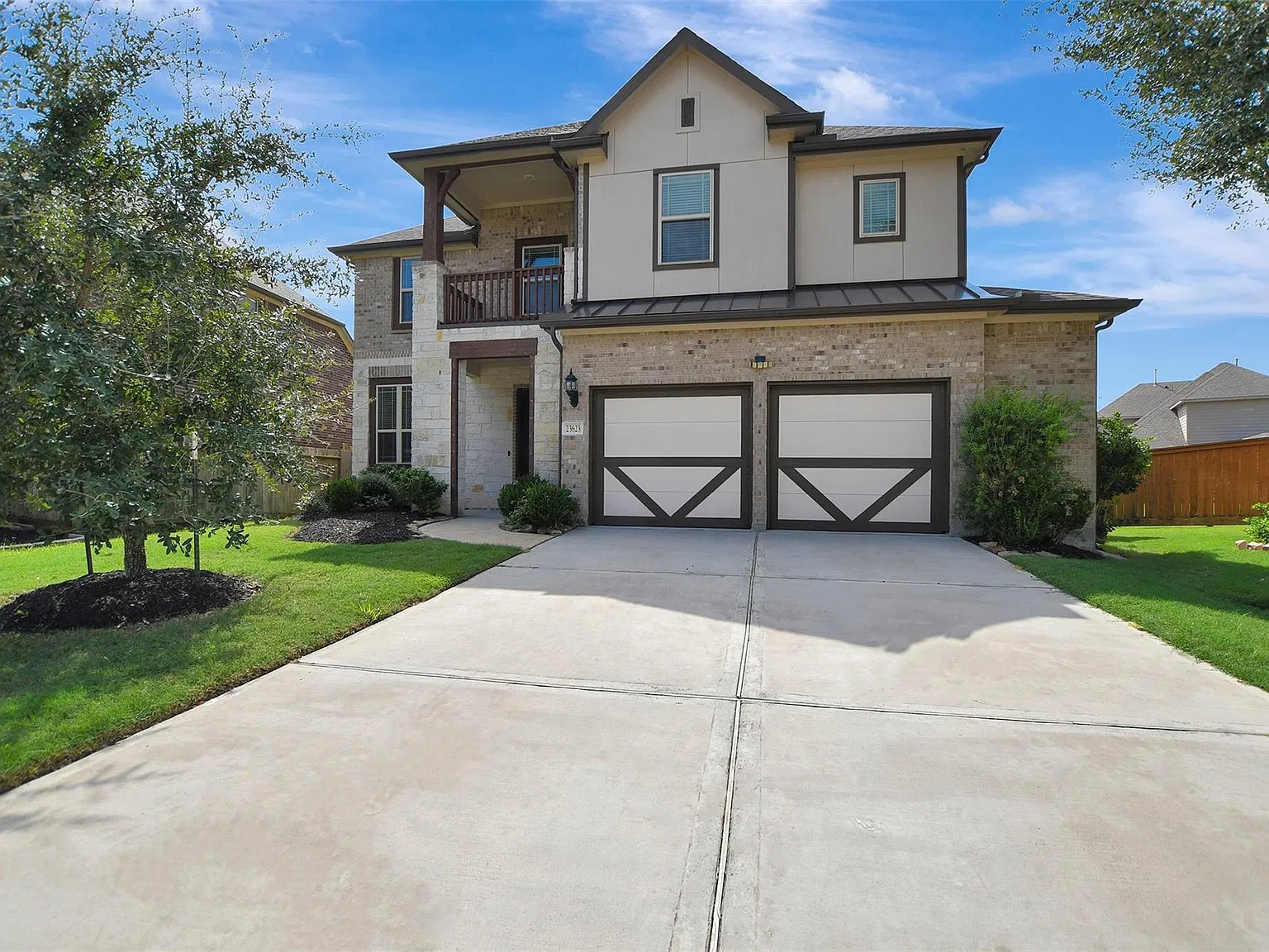 4 bed, 2.5 bath, 2709 sqft, $2,750 — Photo 2