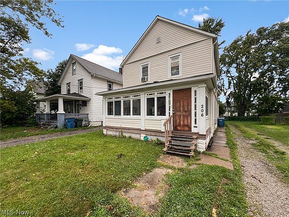 2nd image of 206 W 29th St