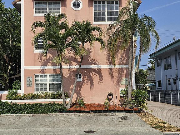 2nd image of 4640 Bougainvilla Drive #4