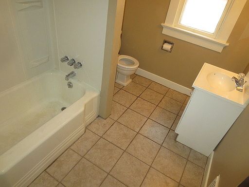 3rd image of 1112 Rockhill St
