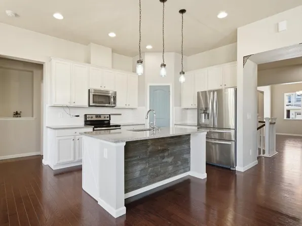 882 Jenny Ln, Berthoud, CO 80513