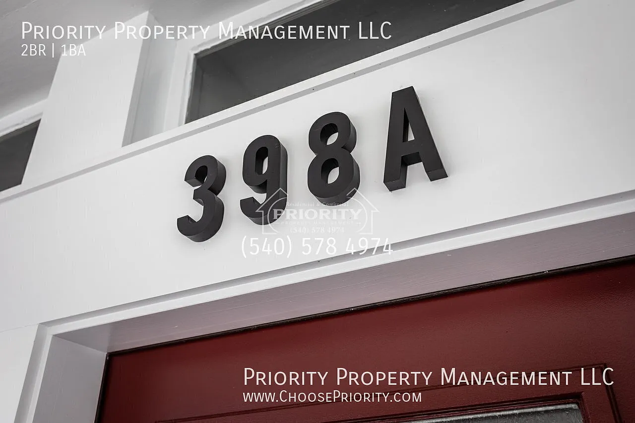 398 E Market St — Photo 2