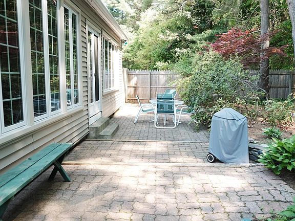 4th image of 39 Heinrick Cir