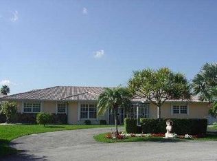 7620 Hague Dr, Hialeah, FL 33015