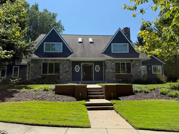 2431 Belleglade Dr SE, Grand Rapids, MI 49546