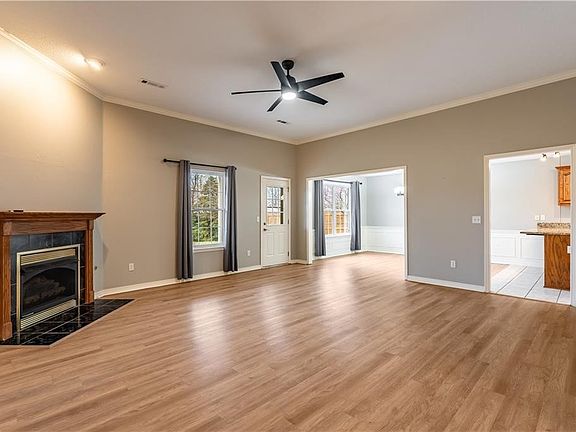 2nd image of 3016 N Quartz Dr