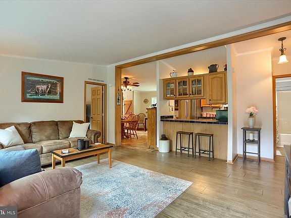 5th image of 2157 N Cooper Rd