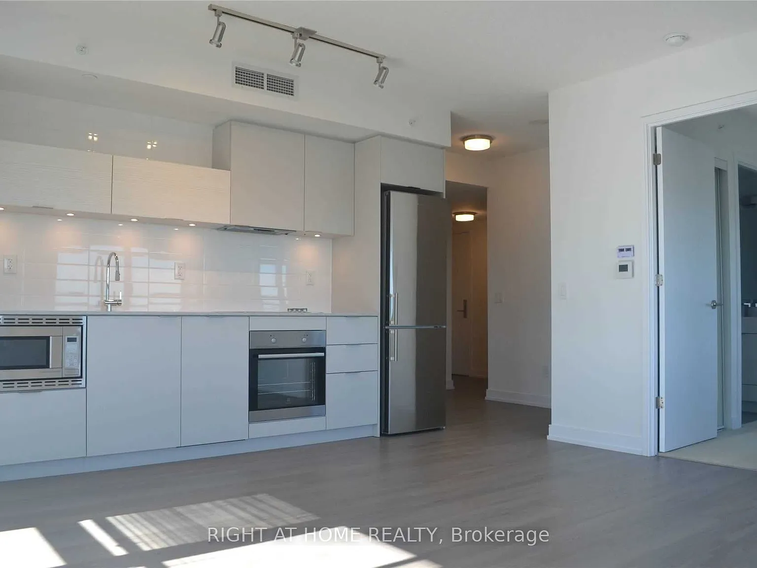 2 bed, $2,650 — Photo 2