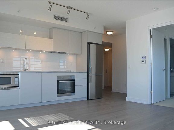 2nd image of 20 Thomas Riley Rd Unit 2009