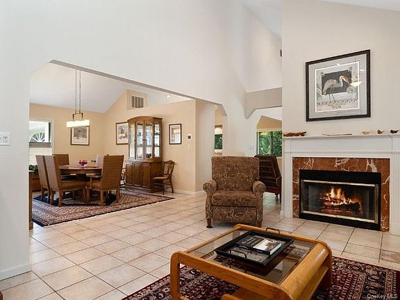2nd image of 225 Briarwood Dr