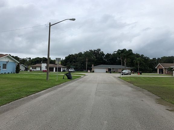 4th image of 6417 Shadowbrook Dr E