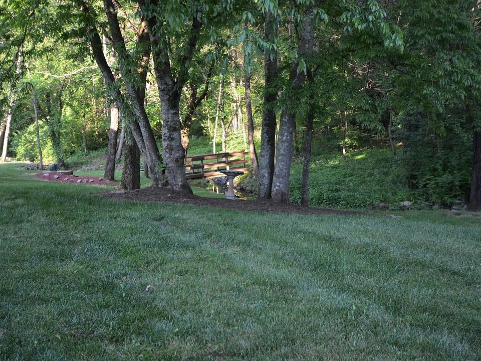 2nd image of 109 Cypress Ln