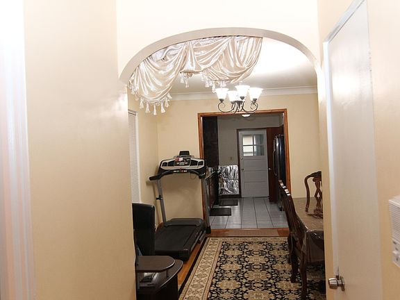 4th image of 5643 N Saint Louis Ave #1