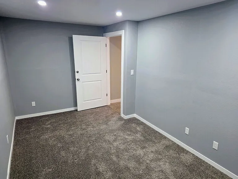 701 Bradford Dr — Photo 32