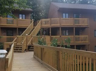 9610 S Lake Ridge Dr, Bloomington, IN 47401