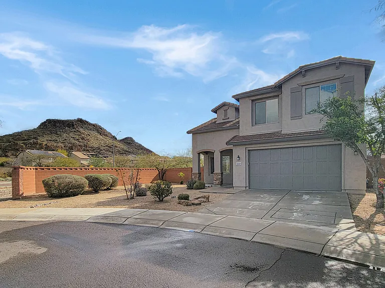 9037 W Plum Rd — Photo 2