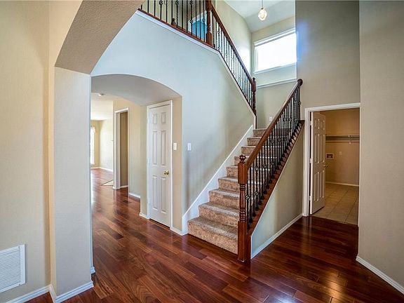 2nd image of 2613 Red Spruce Dr