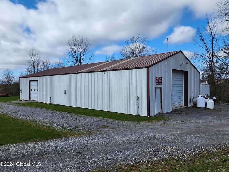 4th image of 1382 Carlisle Road