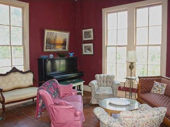2nd image of 611 Montclair Ave