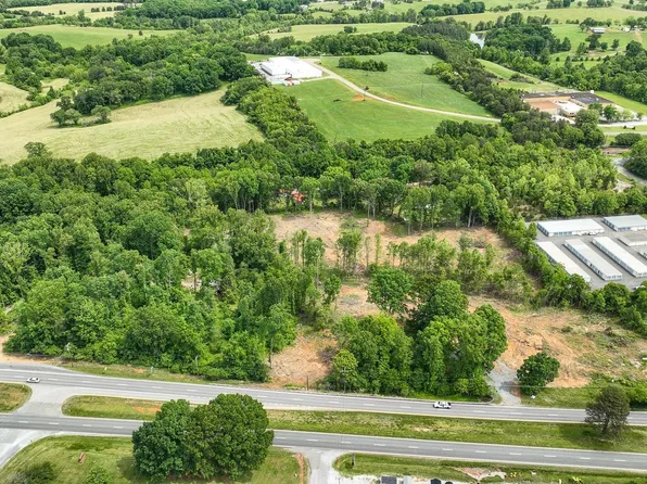 1083 W Lynchburg Salem Tpke, Bedford, VA 24523