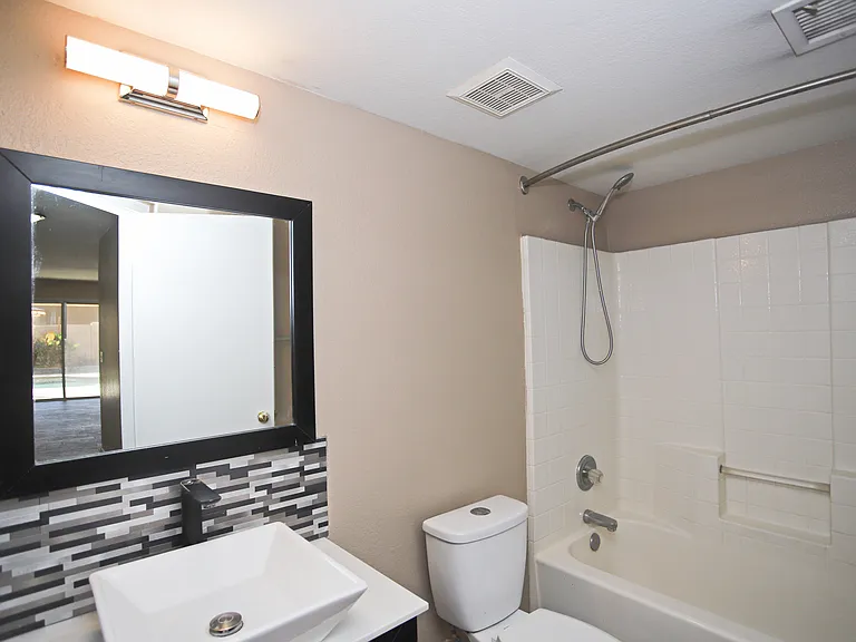 842 N Naples Dr — Photo 21