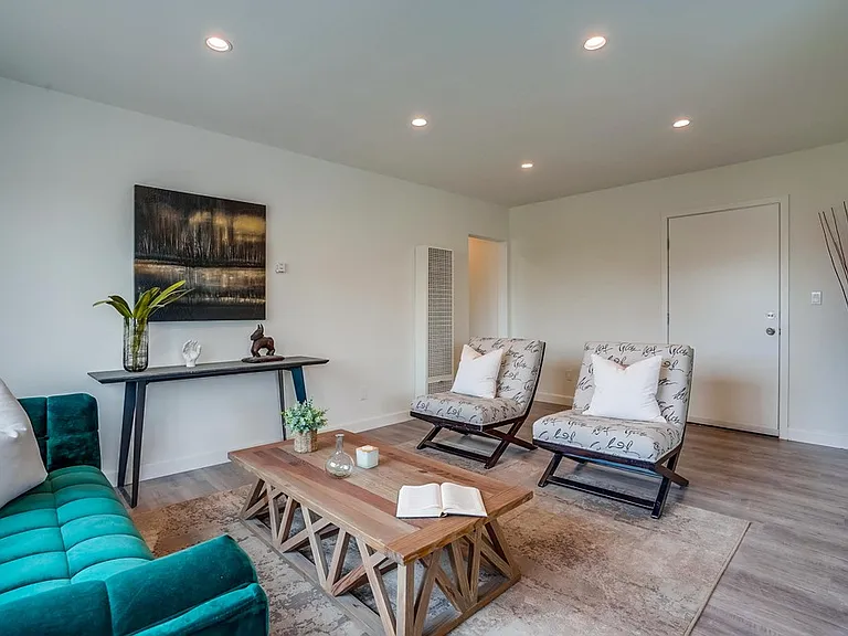 11853 Manor Dr — Photo 7