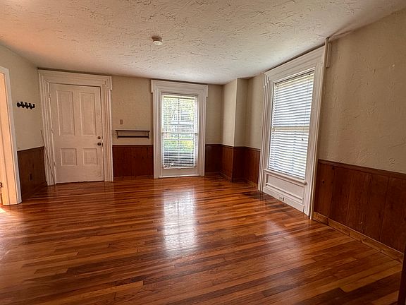 4th image of 409 Mulberry St #A