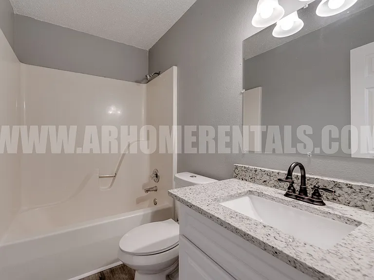 2405 Washington Ave — Photo 10