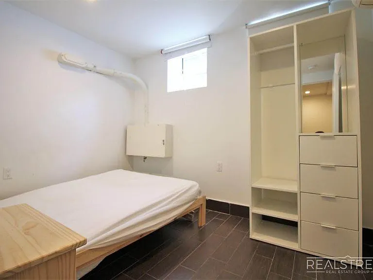 911 Jefferson Ave #1L — Photo 9