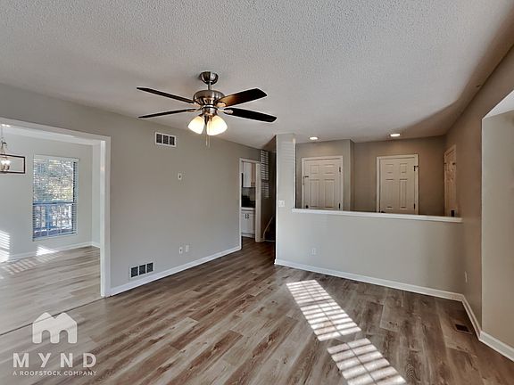 3rd image of 5949 Brookside Dr SE