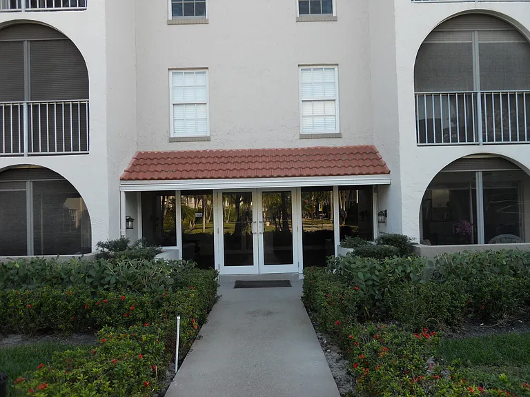 250 NE 20th St #123S — Photo 4