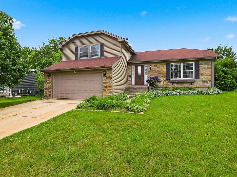 1st image of 310 Crestwood Ct