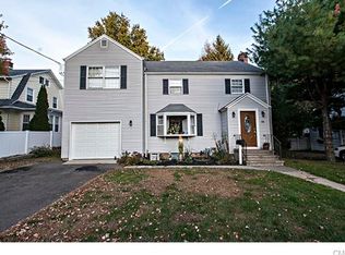 94 Cutspring Rd, Stratford, CT 06614