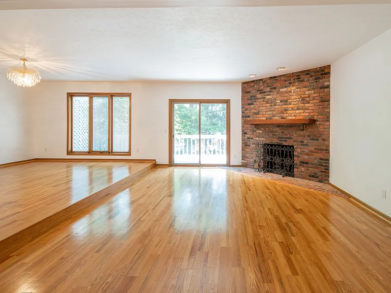 5751 Som Center Rd — Photo 7