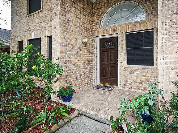 3rd image of 16410 Dawncrest Way