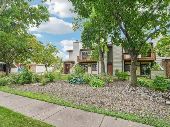 2069 Parkside Dr #G-2, Saint Paul, MN 55119