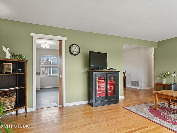 3rd image of 240 N Ashland Ave