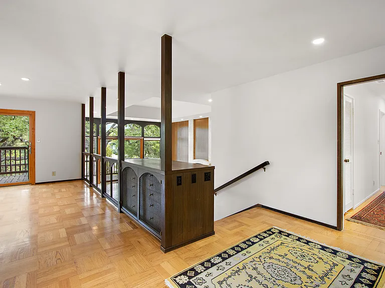 20 Richelle Ct — Photo 4