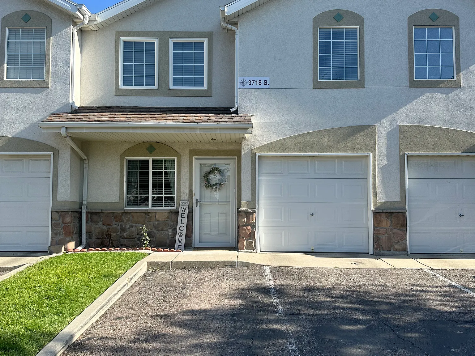 3 bed, 1265 sqft, $2,100 — Photo 1