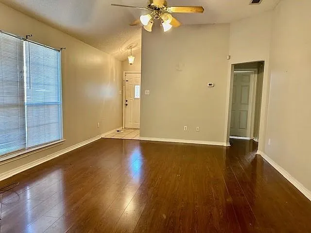 7330 Willow Pointe Dr N — Photo 4