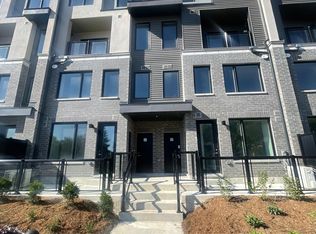 3538 Colonial Dr #21, Mississauga, ON L5L 0C1