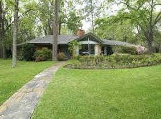 515 Fall River Rd, Houston, TX 77024