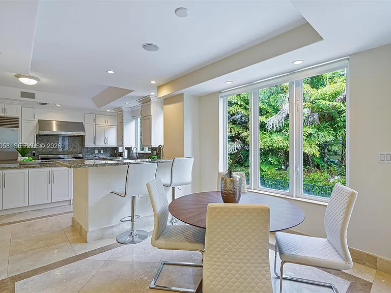 541 S Mashta Dr — Photo 11