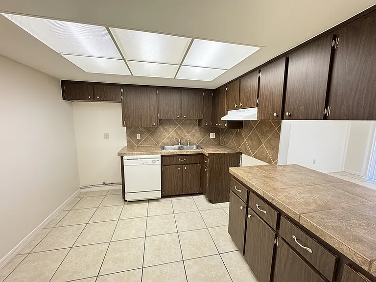 515 Pigeon Cir — Photo 5